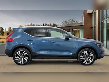 Used Volvo XC40 2025 for sale - 76886438: Photo