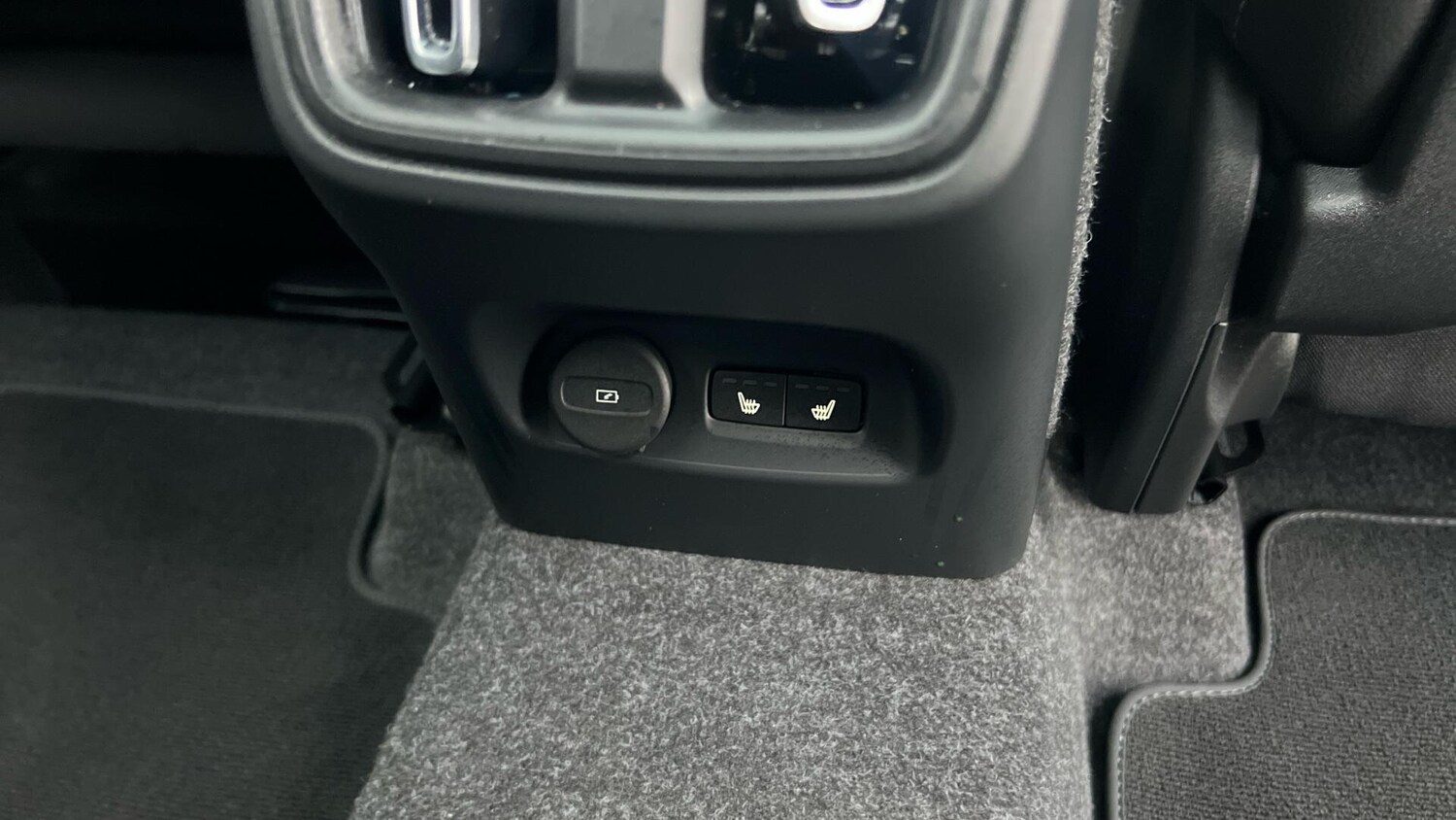 Used Volvo XC40 2025 for sale - 76886438: Photo 43