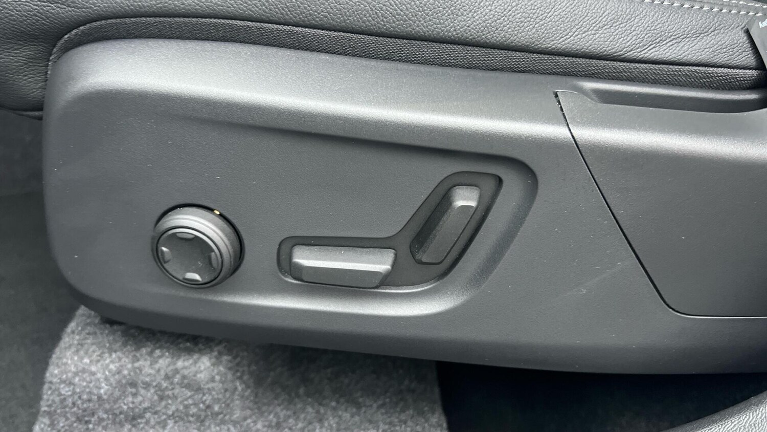 Used Volvo XC40 2025 for sale - 76886438: Photo 52