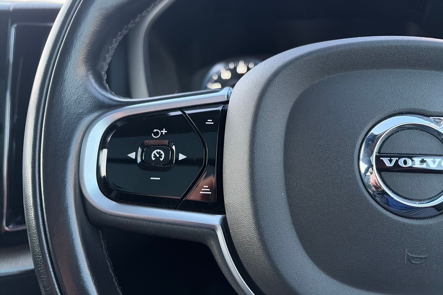 Used Volvo XC60 2019 for sale - 77254489: Photo 19