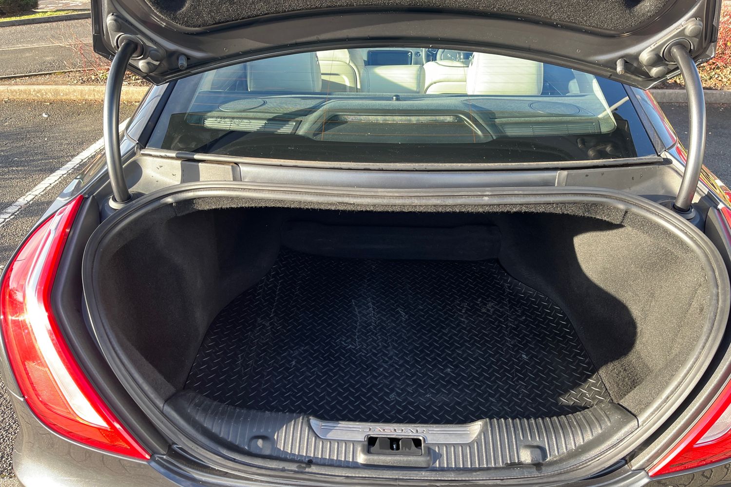 Used Jaguar XJ 2018 for sale - 76800738: Photo 10