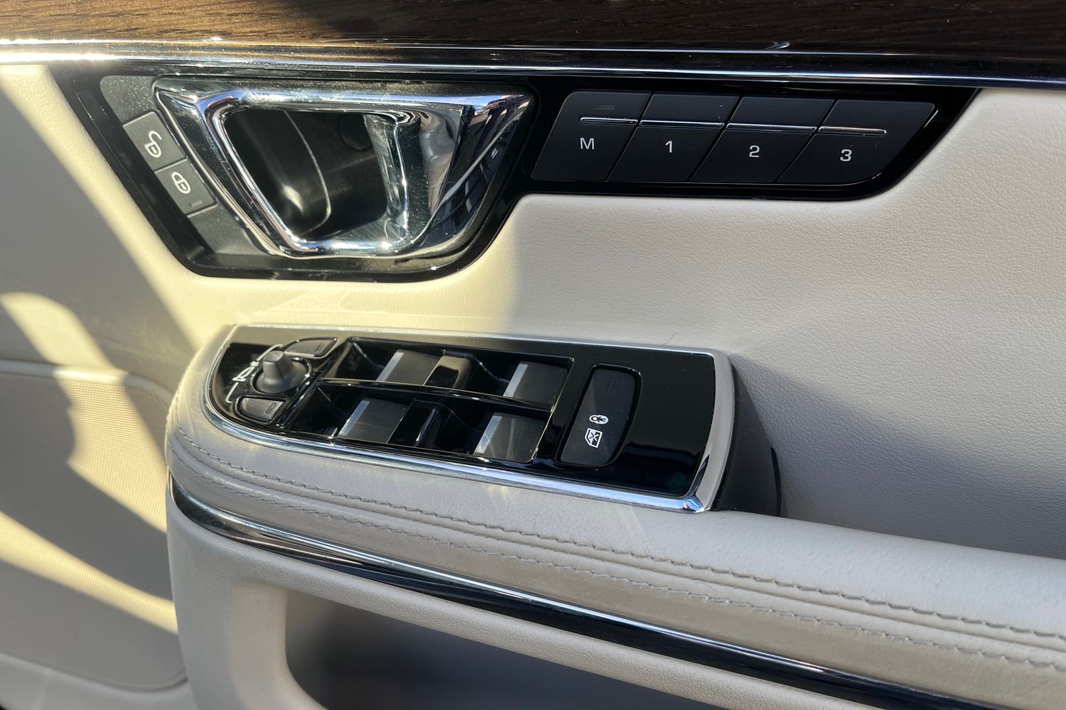 Used Jaguar XJ 2018 for sale - 76800738: Photo 14