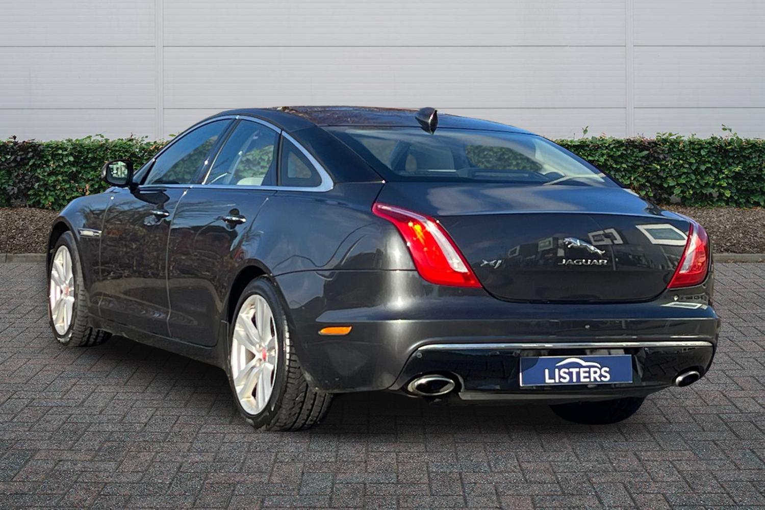 Used Jaguar XJ 2018 for sale - 76800738: Photo 2