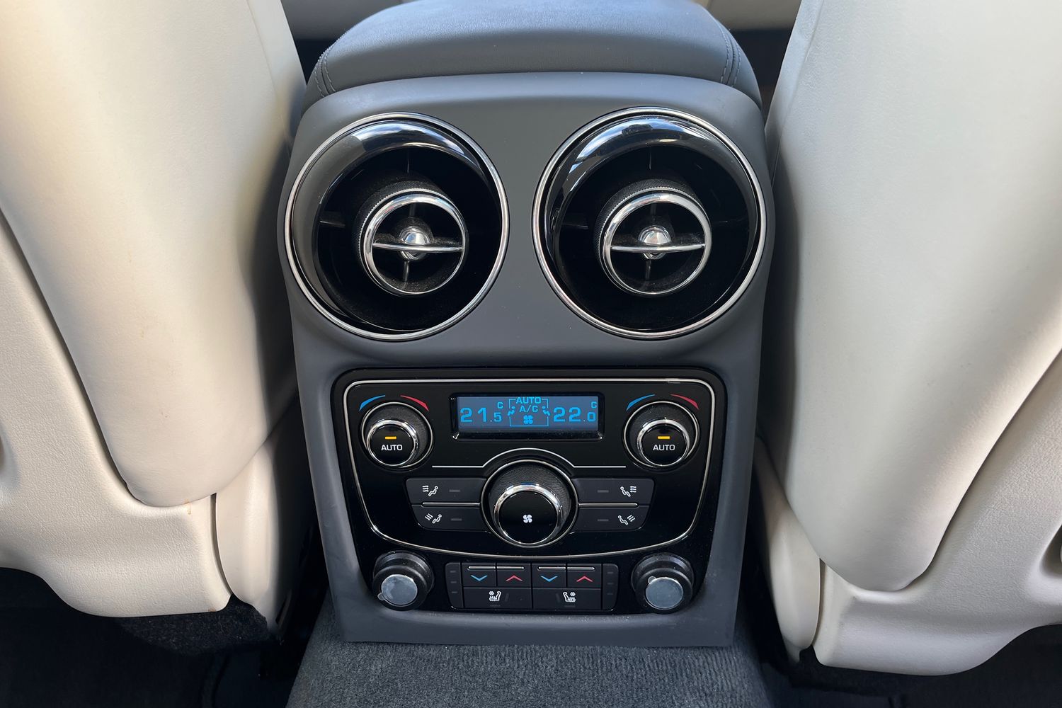 Used Jaguar XJ 2018 for sale - 76800738: Photo 23