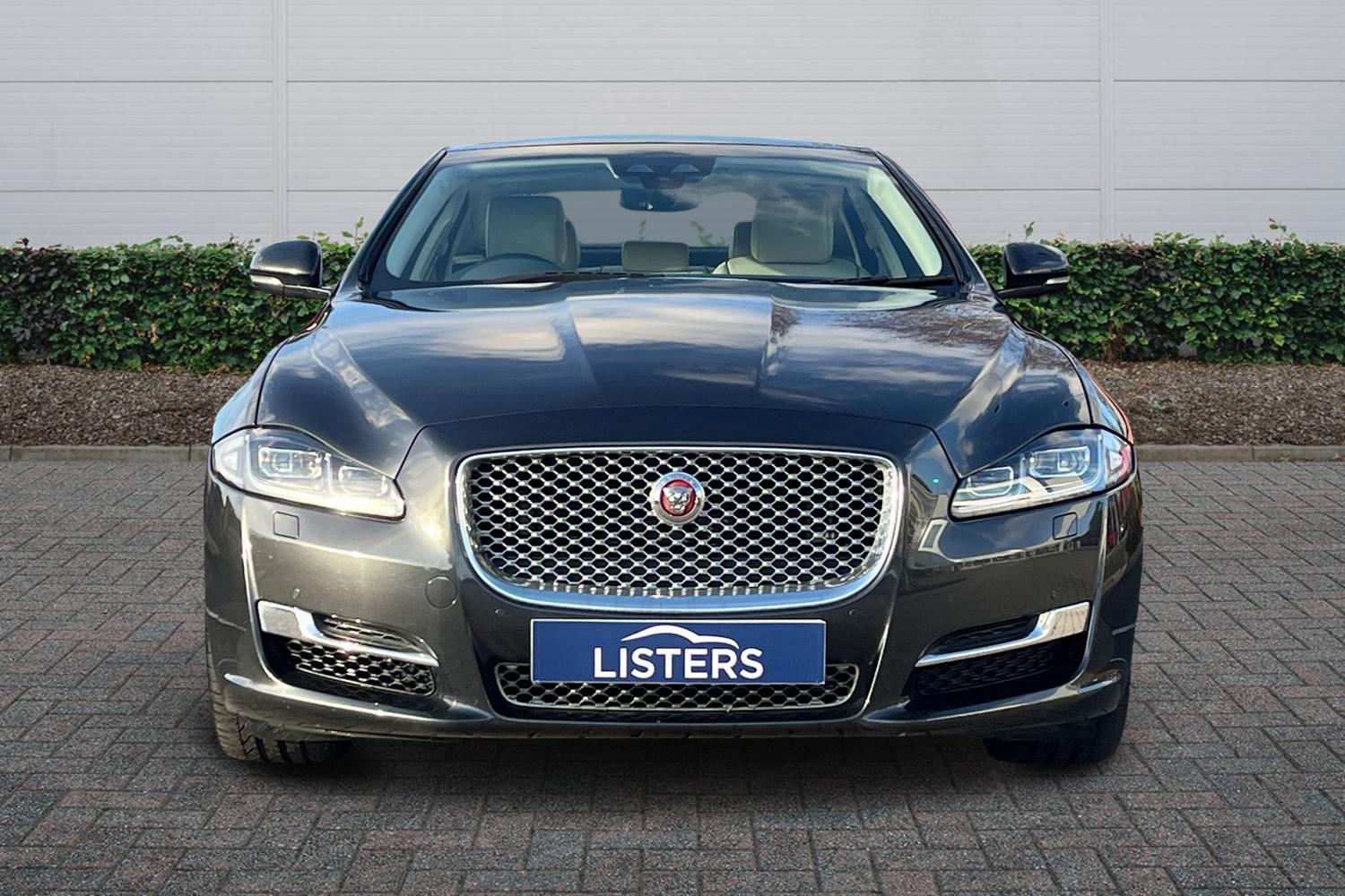 Used Jaguar XJ 2018 for sale - 76800738: Photo 3