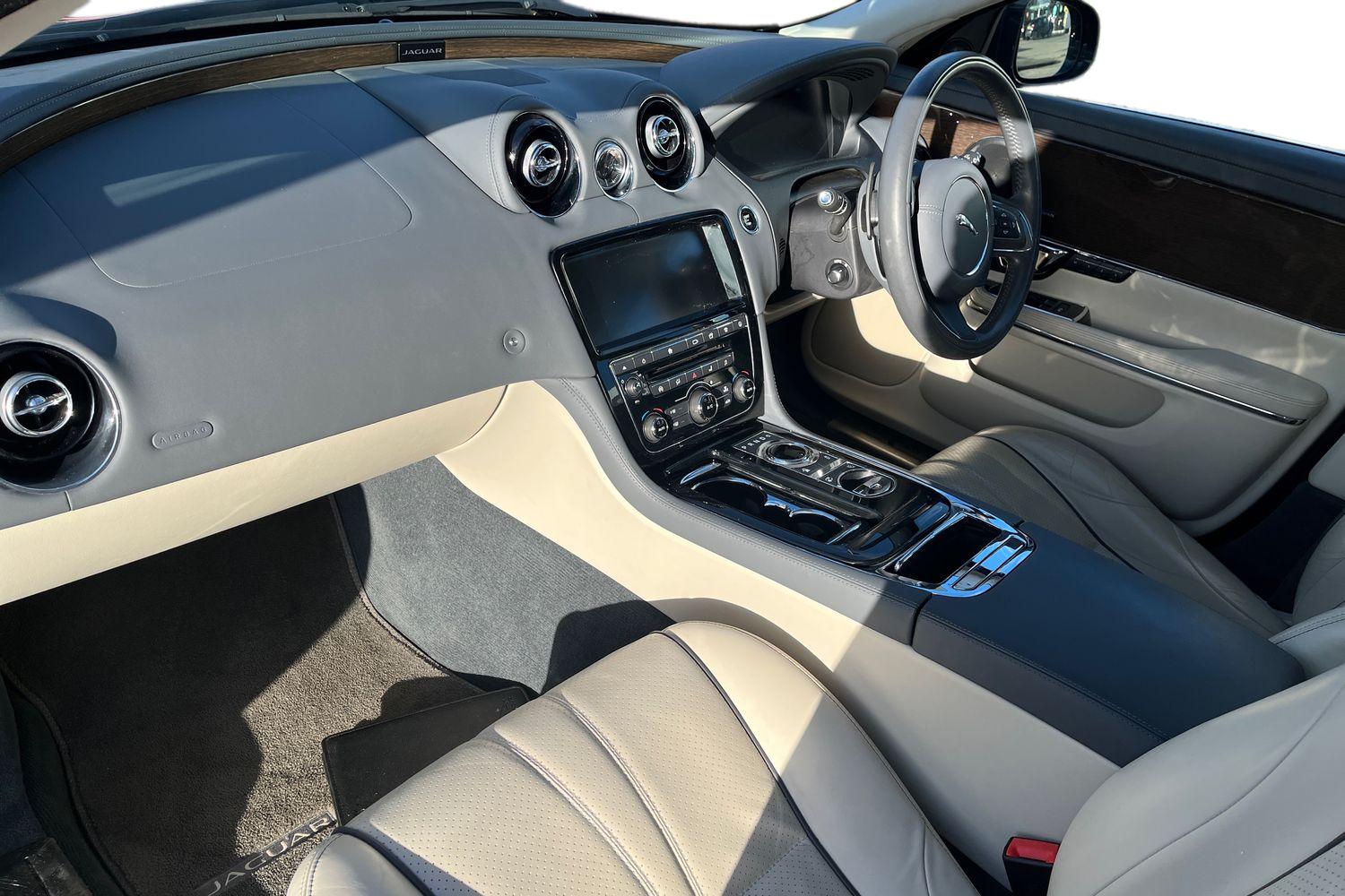 Used Jaguar XJ 2018 for sale - 76800738: Photo 7