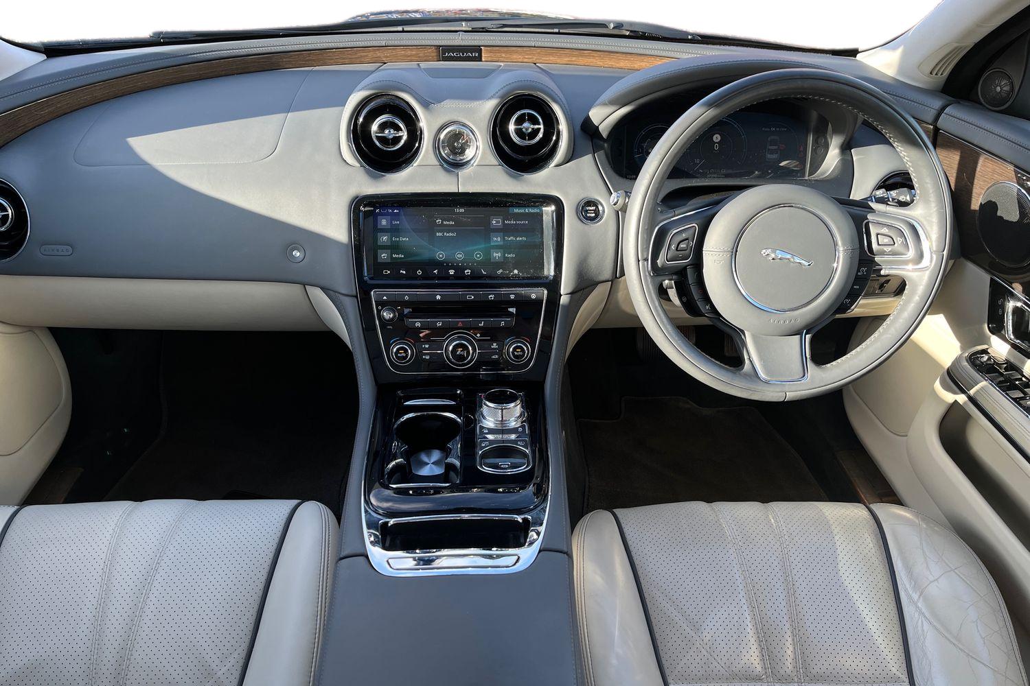 Used Jaguar XJ 2018 for sale - 76800738: Photo 8