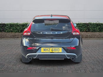 Used Volvo V40 2017 for sale - 79822358: Photo