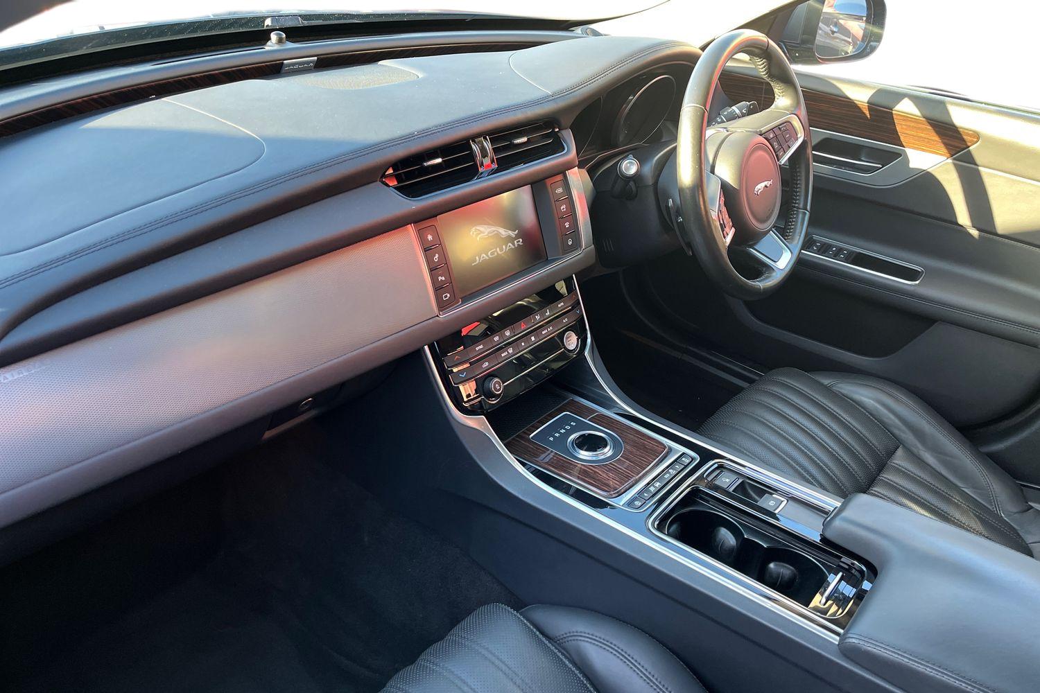 Used Jaguar XF 2017 for sale - 77046345: Photo 7