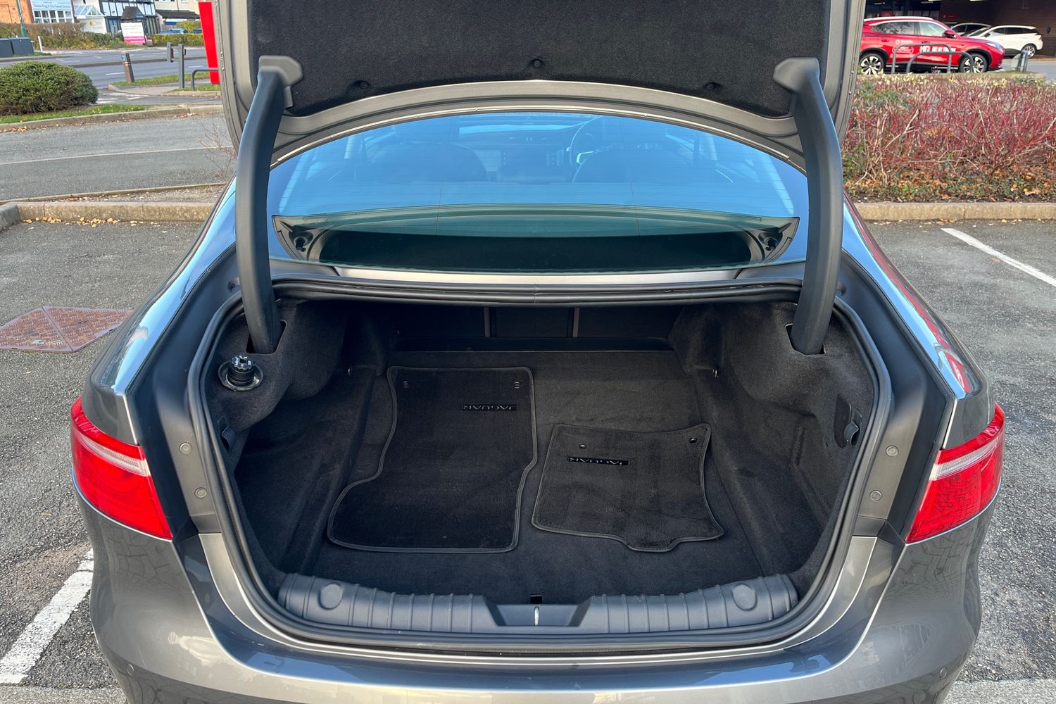 Used Jaguar XF 2017 for sale - 76586509: Photo 10