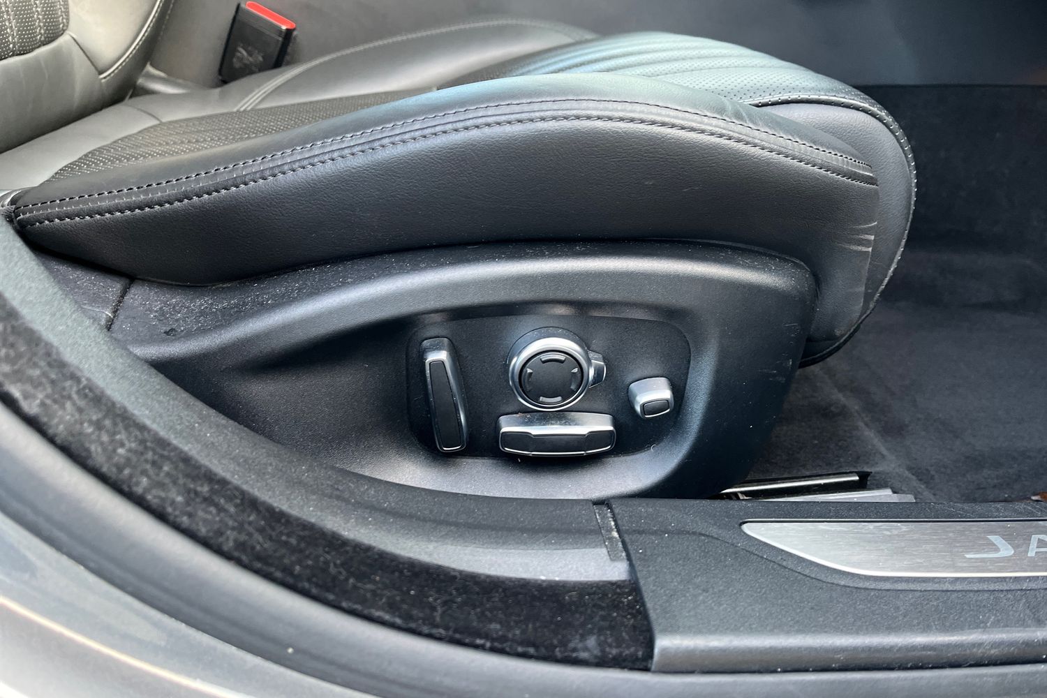 Used Jaguar XF 2017 for sale - 76586509: Photo 15