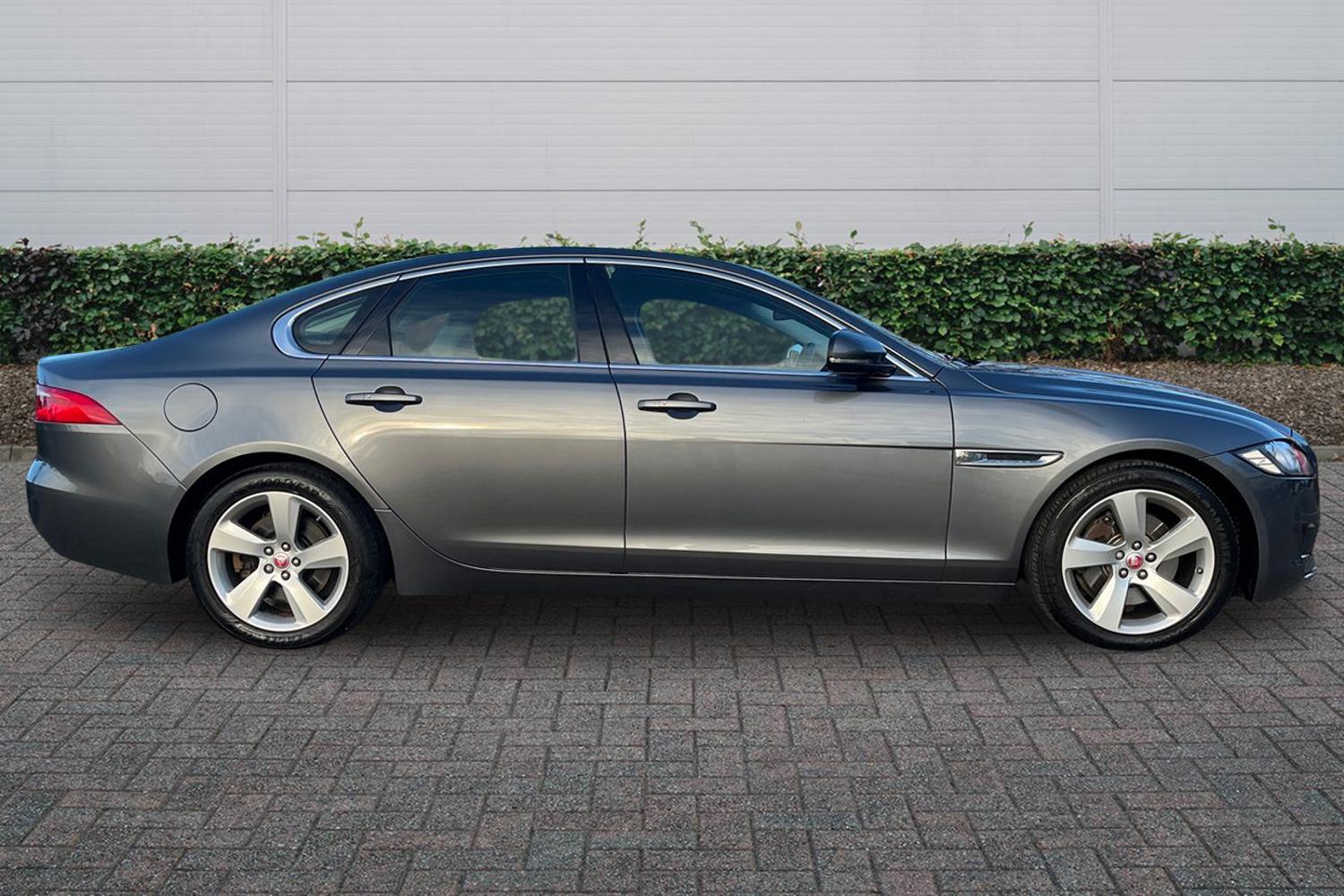 Used Jaguar XF 2017 for sale - 76586509: Photo 5