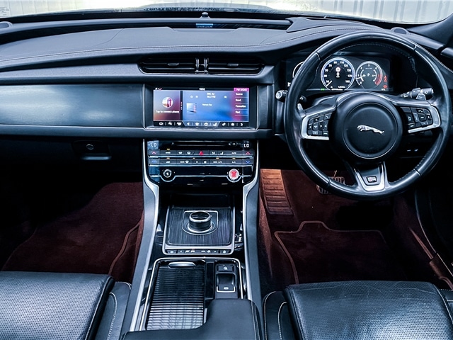 Used Jaguar XF 2017 for sale - 76095663: Photo 10