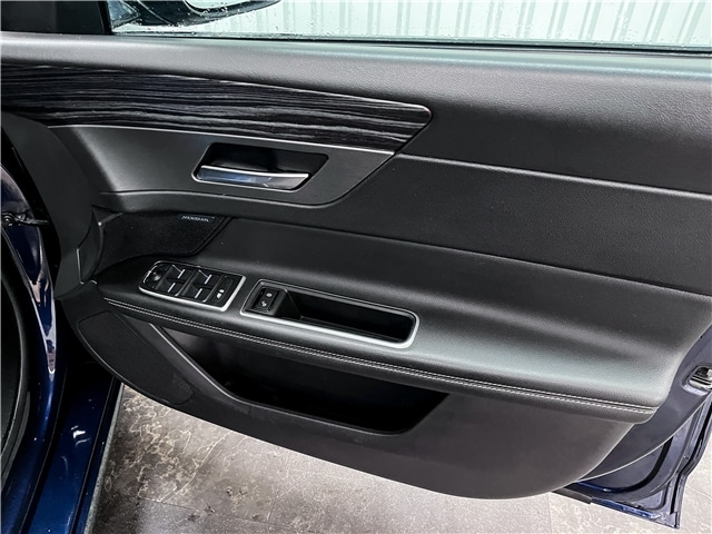 Used Jaguar XF 2017 for sale - 76095663: Photo 21