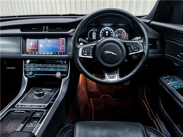 Used Jaguar XF 2017 for sale - 76095663: Photo 24
