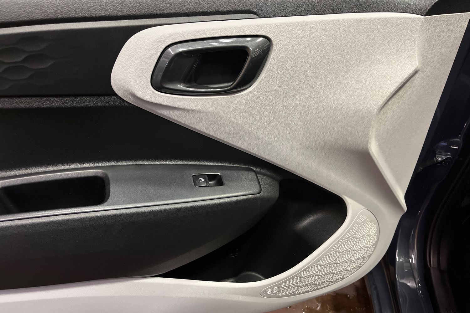 Used Hyundai i10 2023 for sale - 77013647: Photo 13