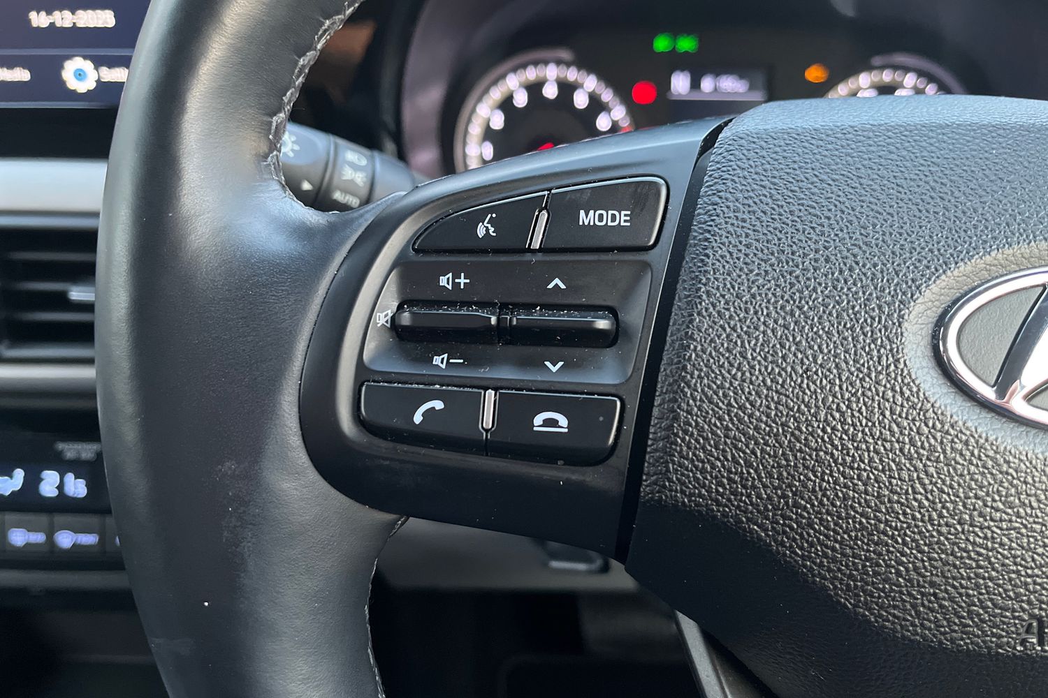 Used Hyundai i10 2023 for sale - 77013647: Photo 18