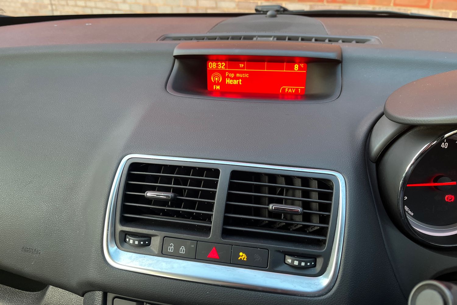 Used Renault Clio 2018 for sale - 76800687: Photo 11