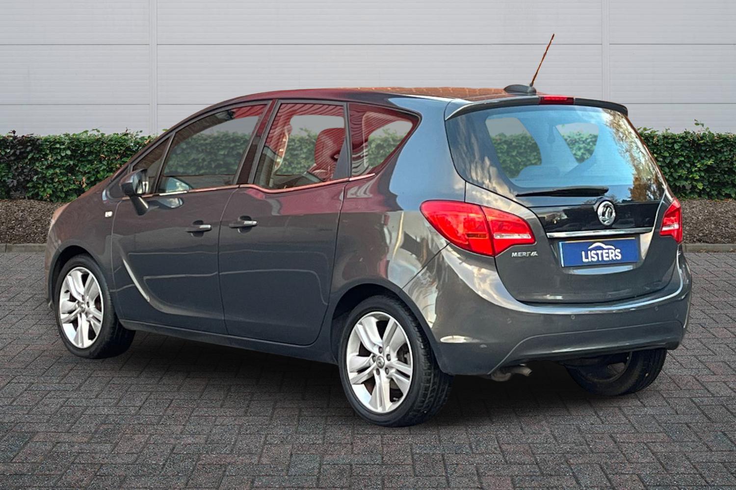 Used Renault Clio 2018 for sale - 76800687: Photo 2