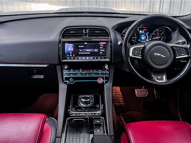 Used Jaguar F-Pace 2019 for sale - 76486680: Photo 10