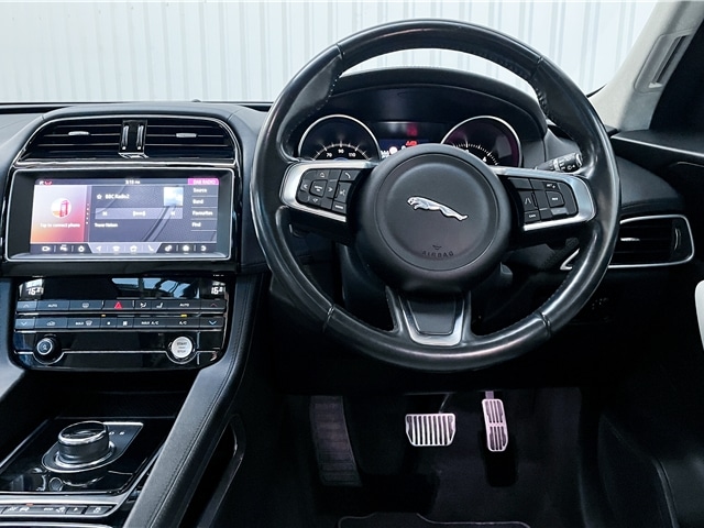 Used Jaguar F-Pace 2019 for sale - 76586553: Photo 18