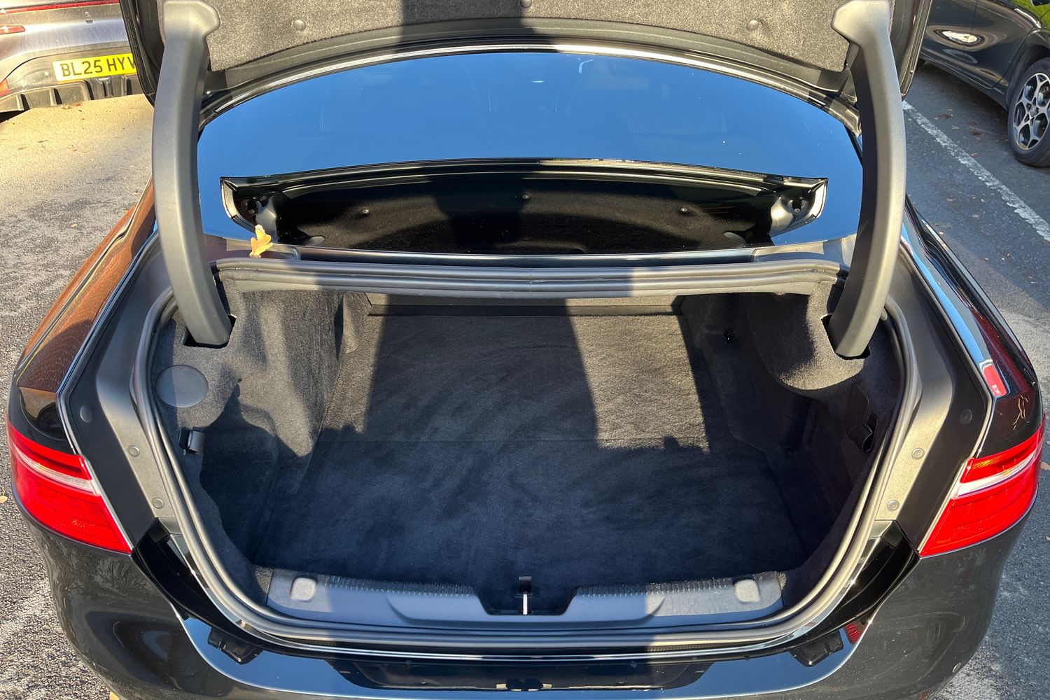 Used Jaguar XE 2019 for sale - 76670998: Photo 10