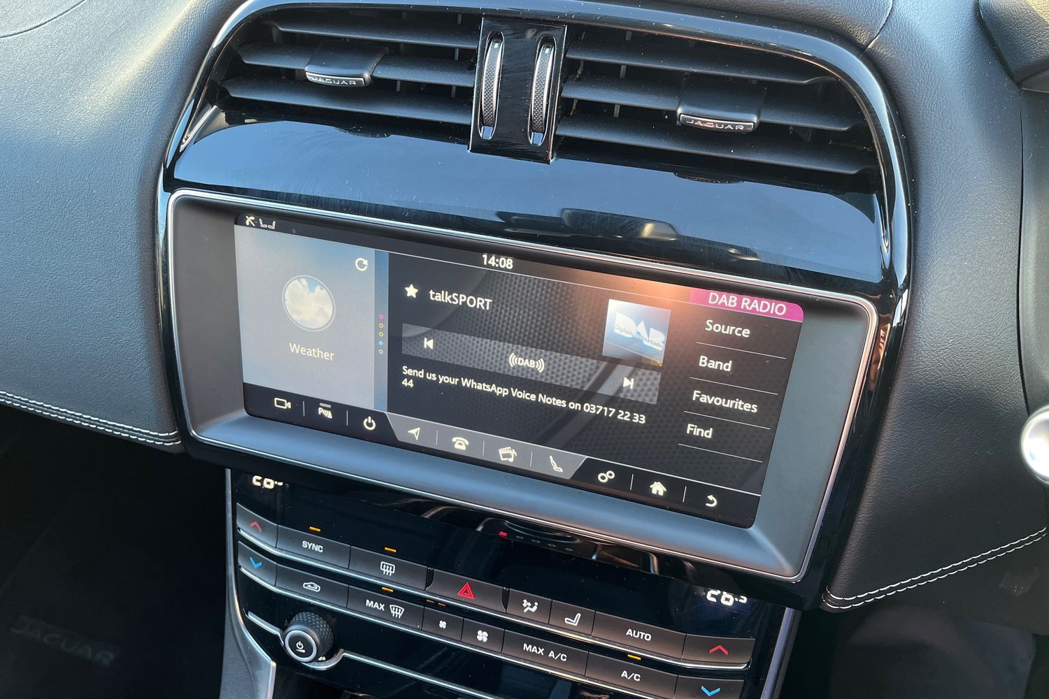 Used Jaguar XE 2019 for sale - 76670998: Photo 11