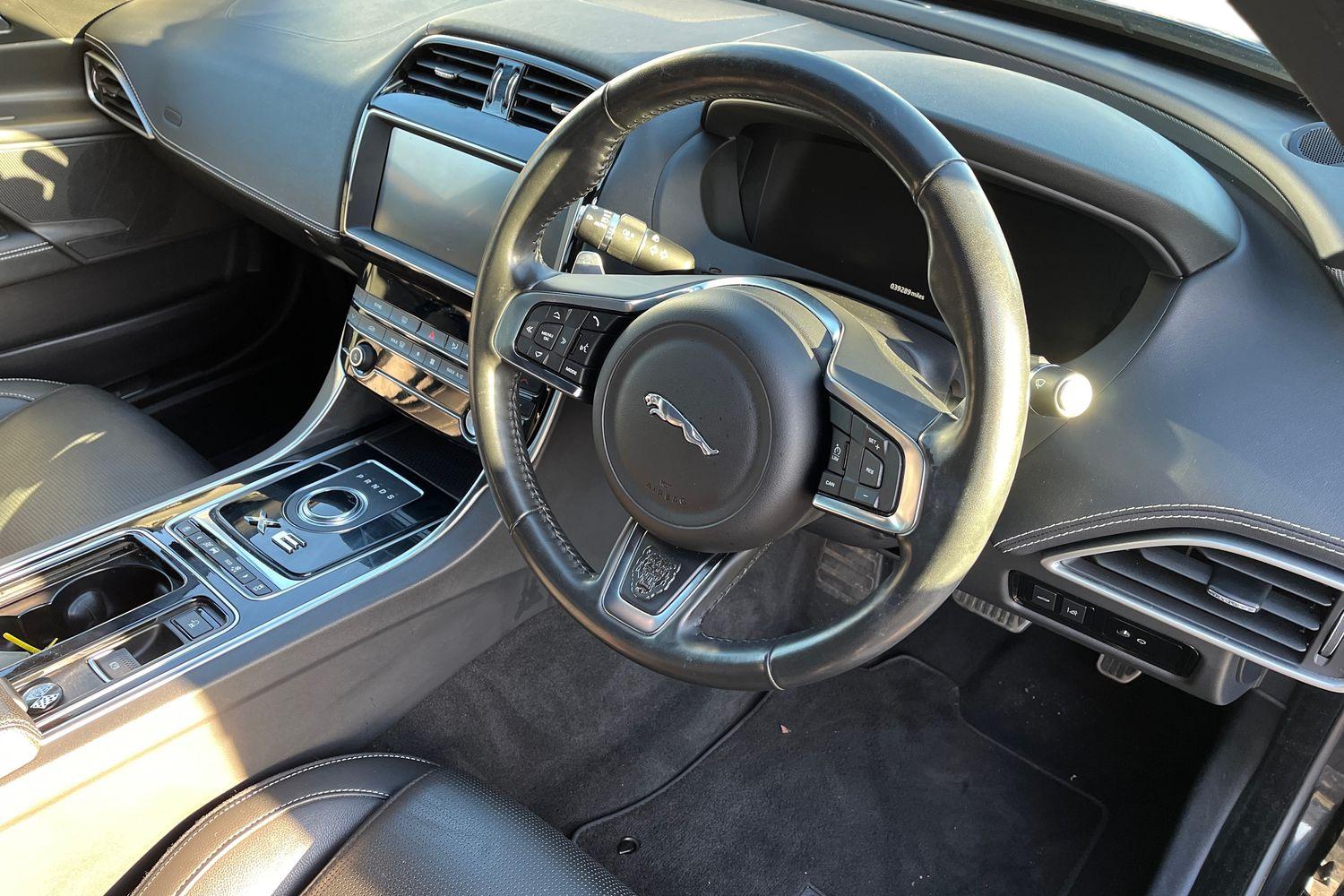 Used Jaguar XE 2019 for sale - 76670998: Photo 12