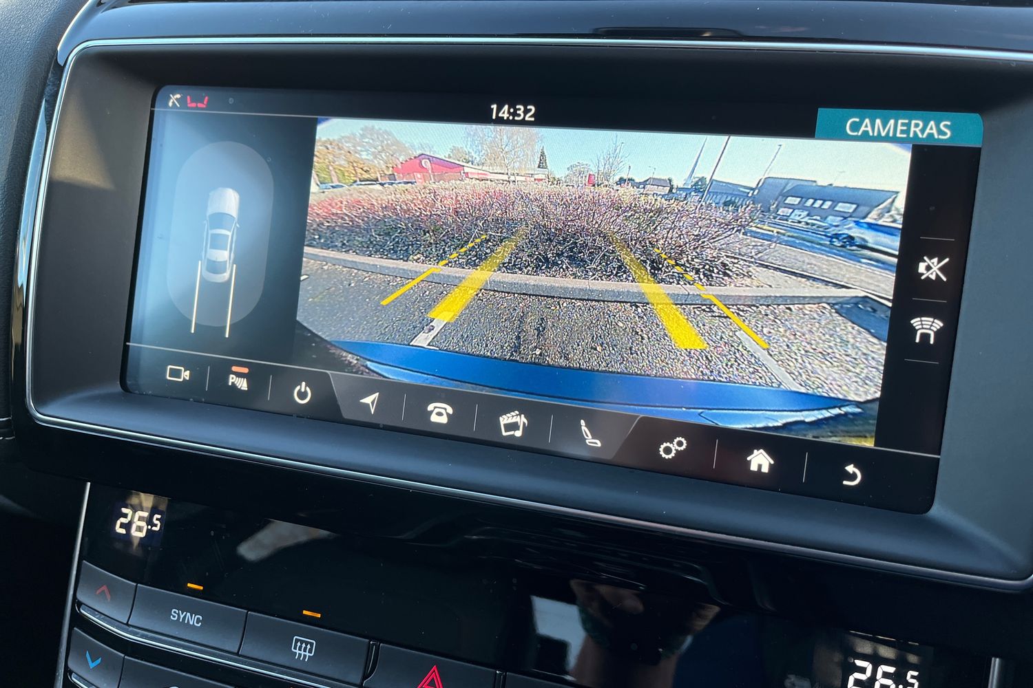 Used Jaguar XE 2019 for sale - 76670998: Photo 21