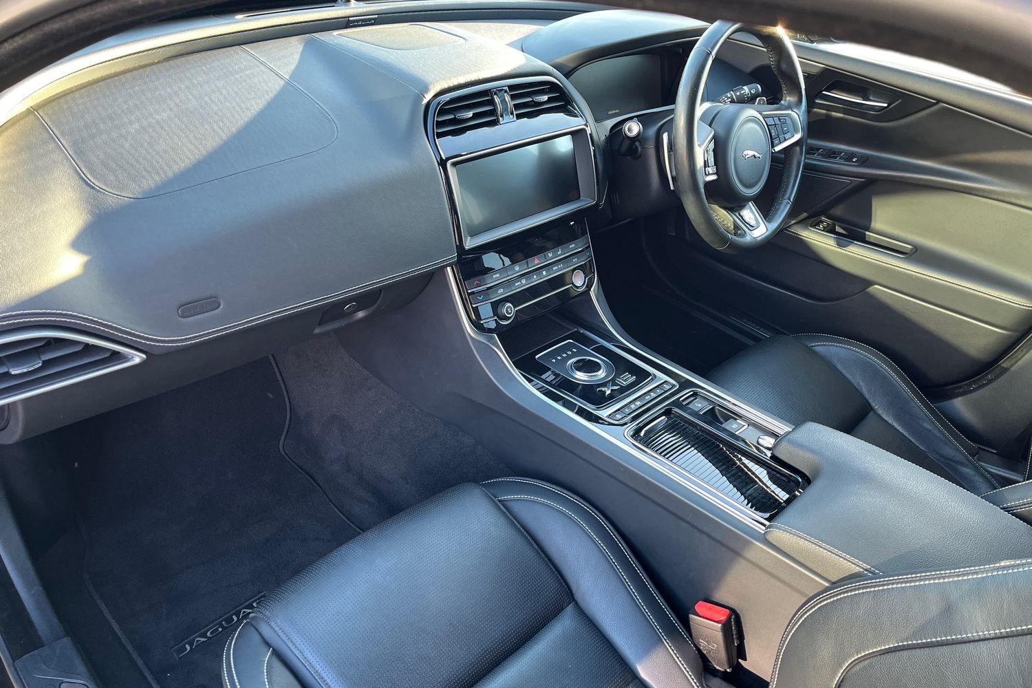 Used Jaguar XE 2019 for sale - 76670998: Photo 7