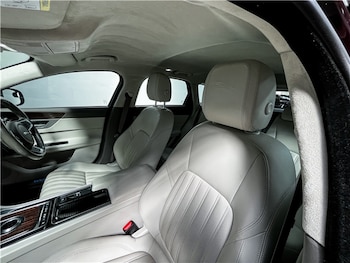 Used Jaguar XF 2019 for sale - 75709372: Photo