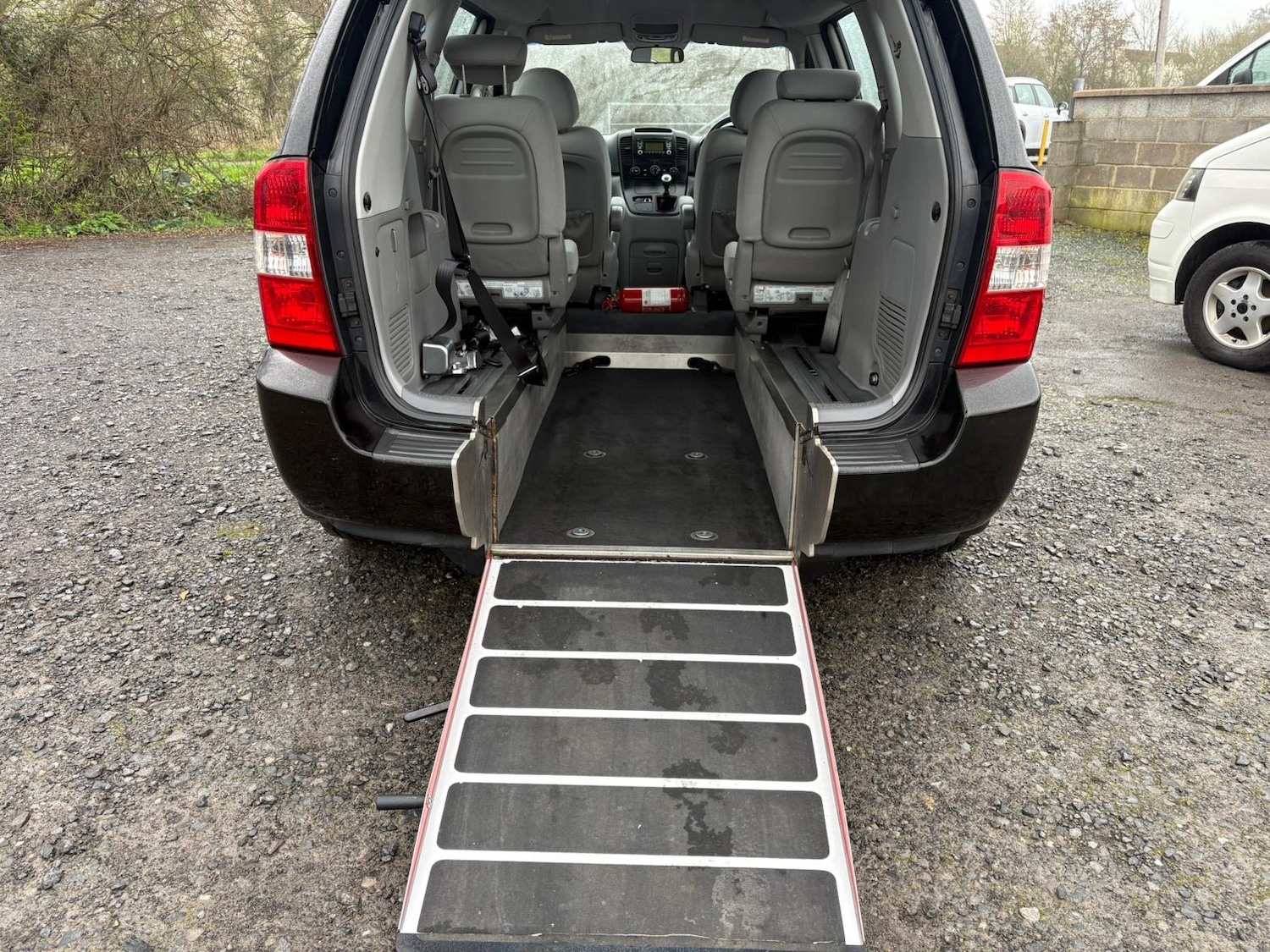 Used Kia Sedona 2009 for sale - 77803241: Photo 2