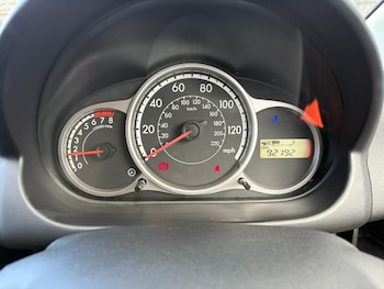 Used Mazda Mazda2 2013 for sale - 78578900: Photo