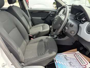 Used Dacia Duster 2014 for sale - 74900693: Photo