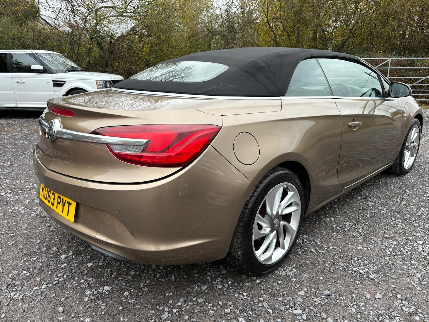 Used Vauxhall Cascada 2013 for sale - 76542817: Photo 22