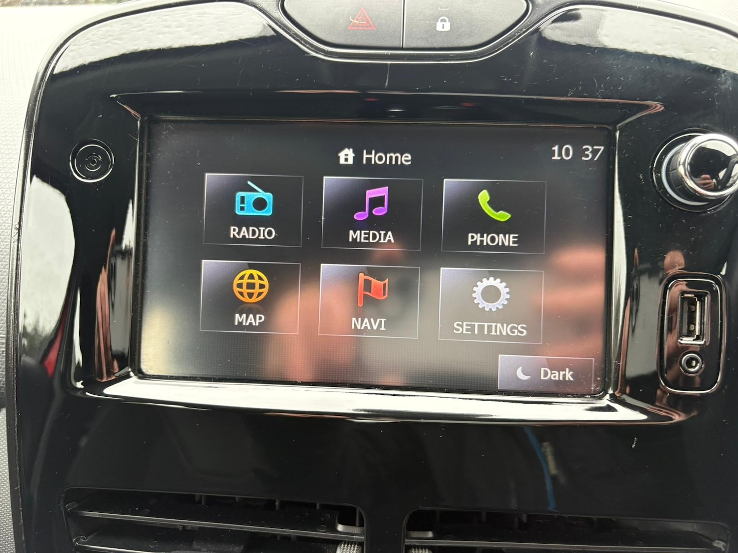 Used Renault Clio 2014 for sale - 77616481: Photo 10