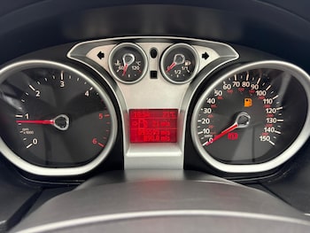 Used Ford Focus 2010 for sale - 75567345: Photo