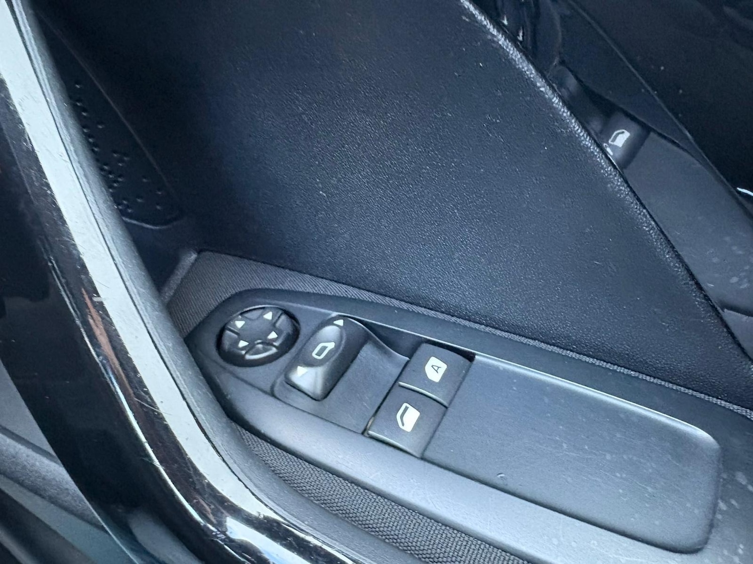 Used Peugeot 208 2015 for sale - 76426380: Photo 13