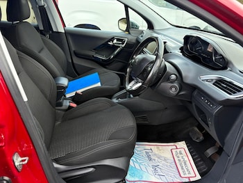 Used Peugeot 208 2015 for sale - 76426380: Photo