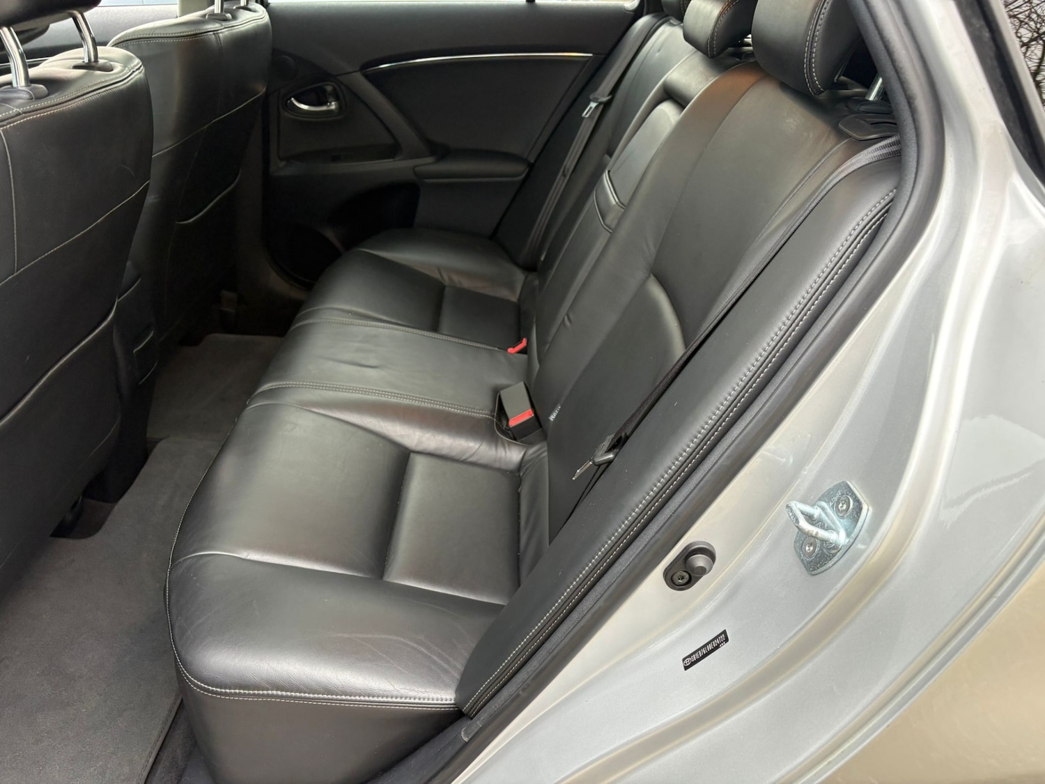 Used Toyota Avensis 2010 for sale - 78000876: Photo 15