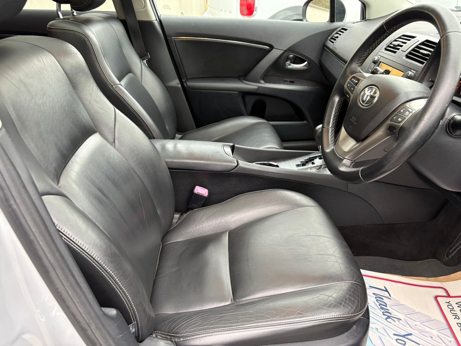 Used Toyota Avensis 2010 for sale - 78000876: Photo 2