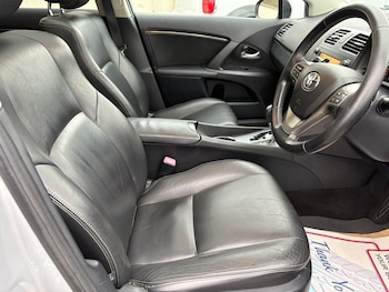 Used Toyota Avensis 2010 for sale - 78000876: Photo