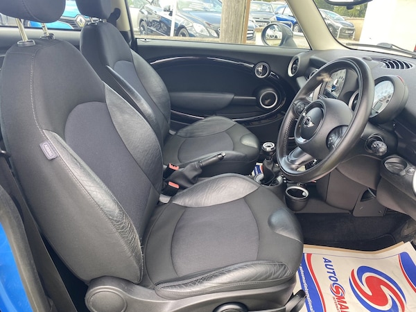 Used MINI Hatch 2011 for sale - 70730393: Photo 2