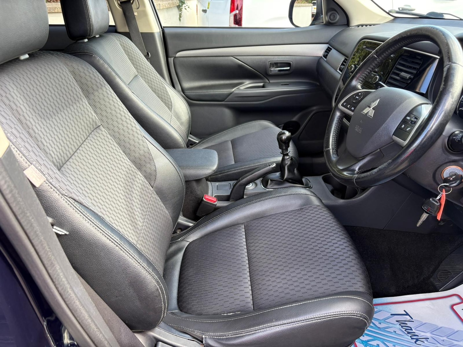 Used Mitsubishi Outlander 2015 for sale - 76340861: Photo 2