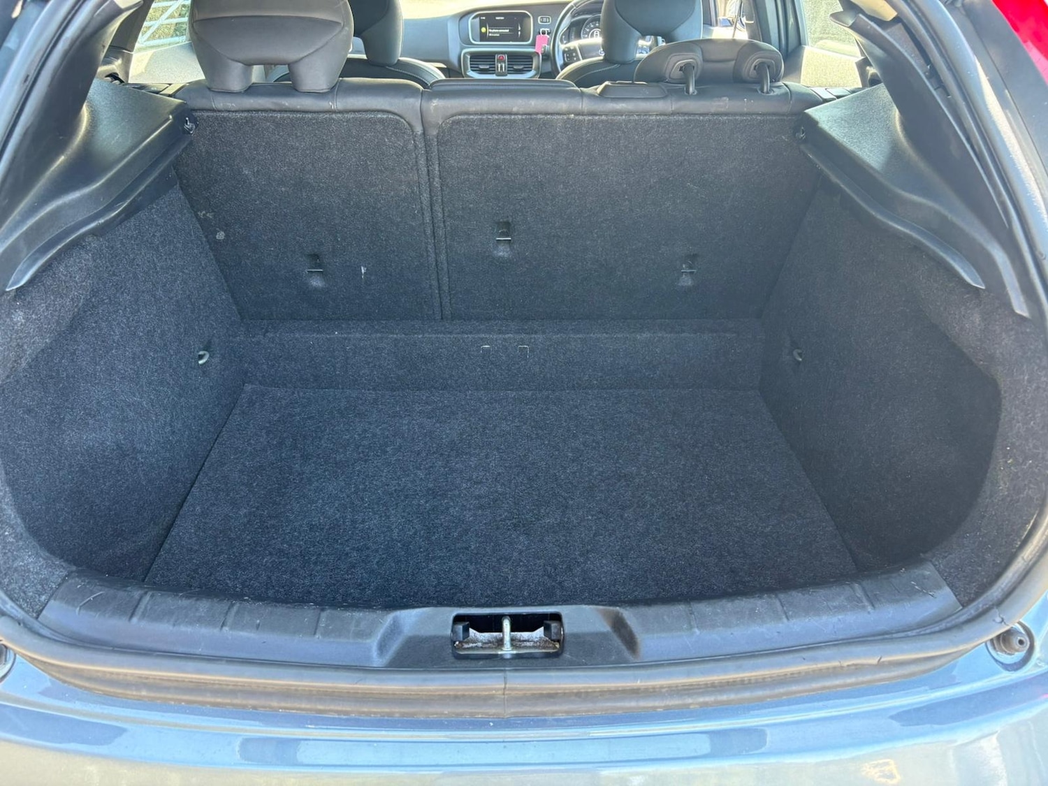 Used Volvo V40 2015 for sale - 76036265: Photo 18