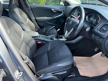 Used Volvo V40 2015 for sale - 76036265: Photo 2