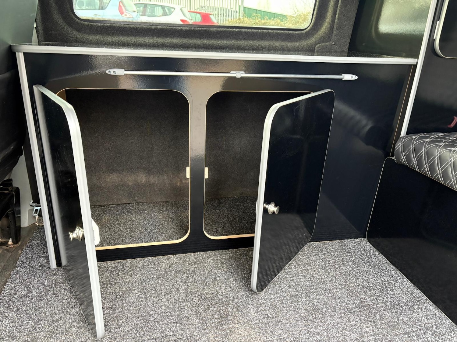 Used Volkswagen Transporter 2009 for sale - 77168017: Photo 8