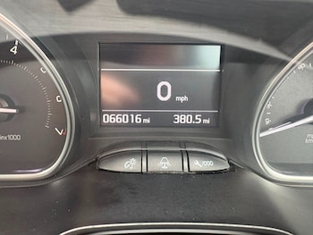 Used Peugeot 2008 2017 for sale - 78871564: Photo