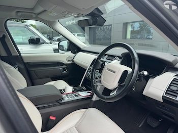 Used Land Rover Discovery 2019 for sale - 79143908: Photo