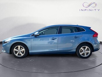 Used Volvo V40 2015 for sale - 75922891: Photo